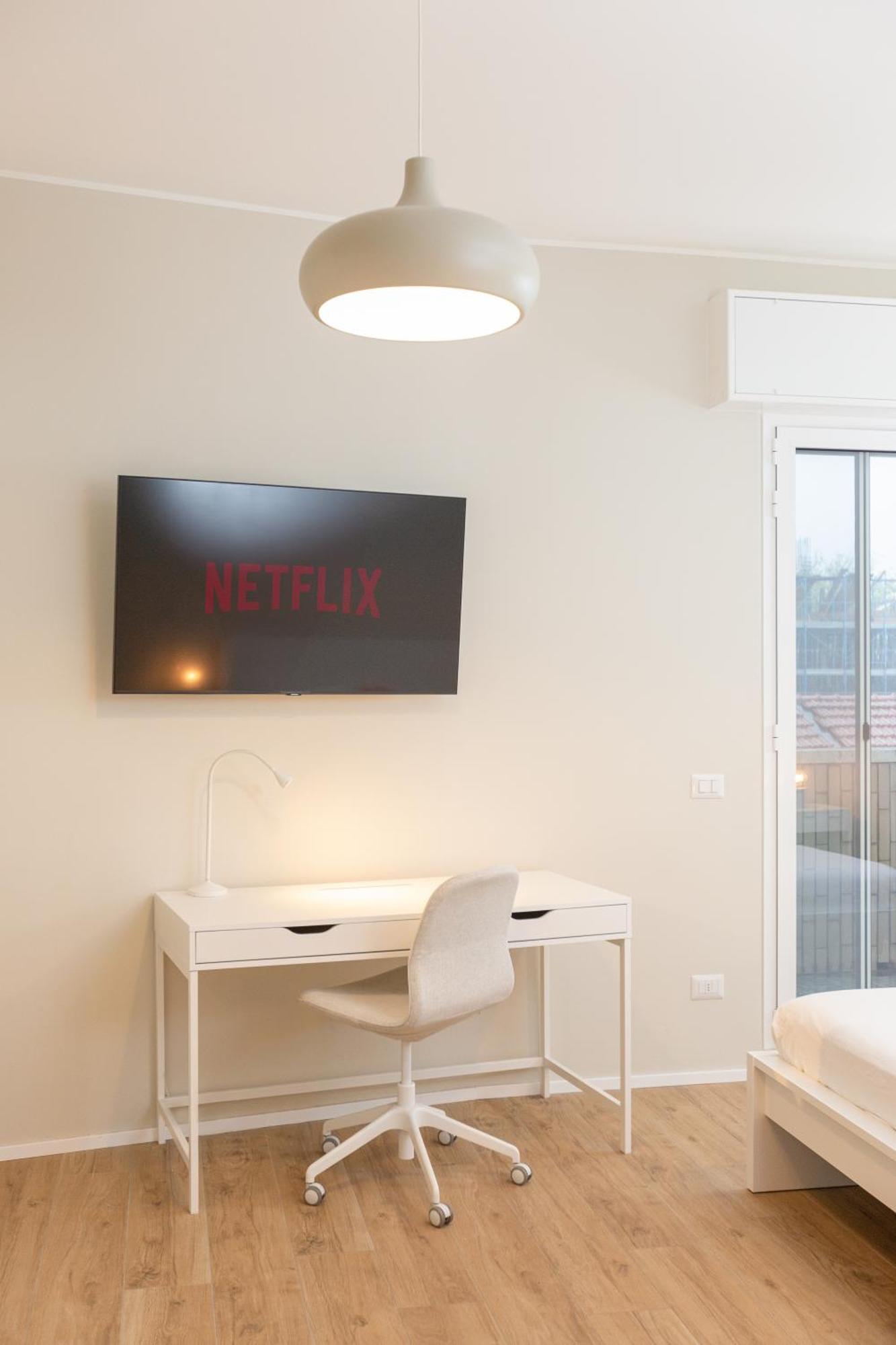 Dreams Exclusive Apartments With Terrace - Free Parking - M1 Station - Near Center ミラノ エクステリア 写真