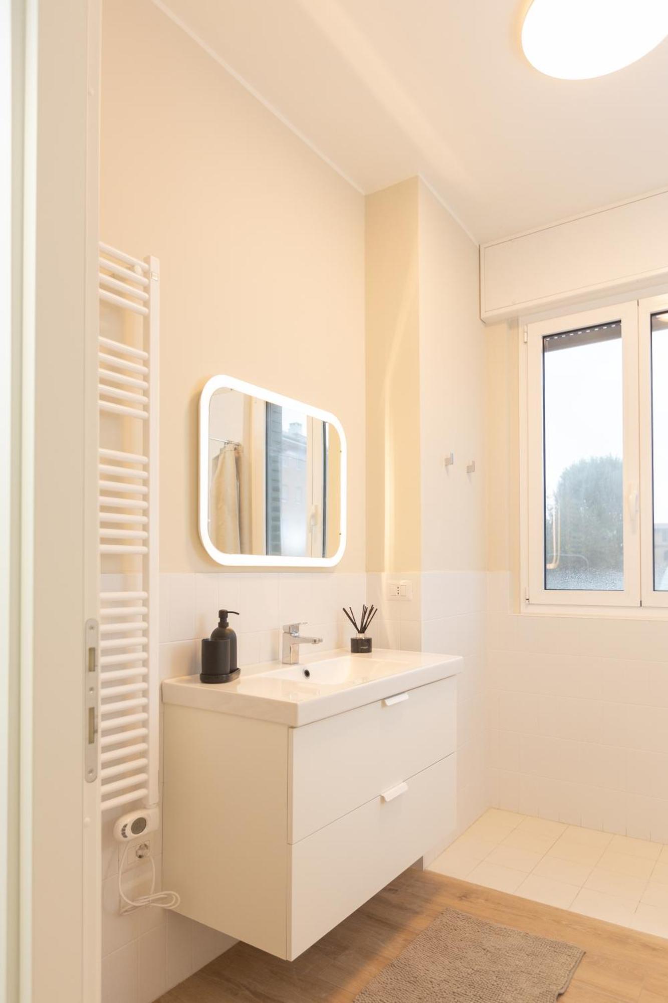 Dreams Exclusive Apartments With Terrace - Free Parking - M1 Station - Near Center ミラノ エクステリア 写真