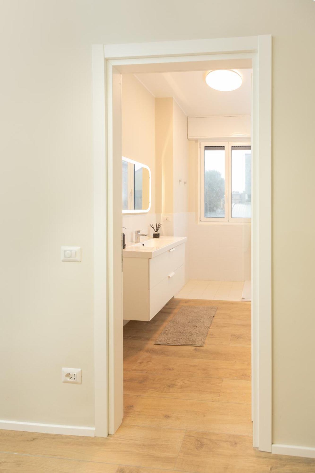 Dreams Exclusive Apartments With Terrace - Free Parking - M1 Station - Near Center ミラノ エクステリア 写真