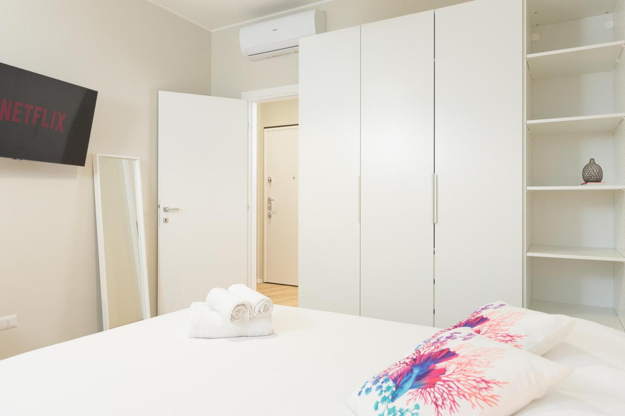 Dreams Exclusive Apartments With Terrace - Free Parking - M1 Station - Near Center ミラノ エクステリア 写真