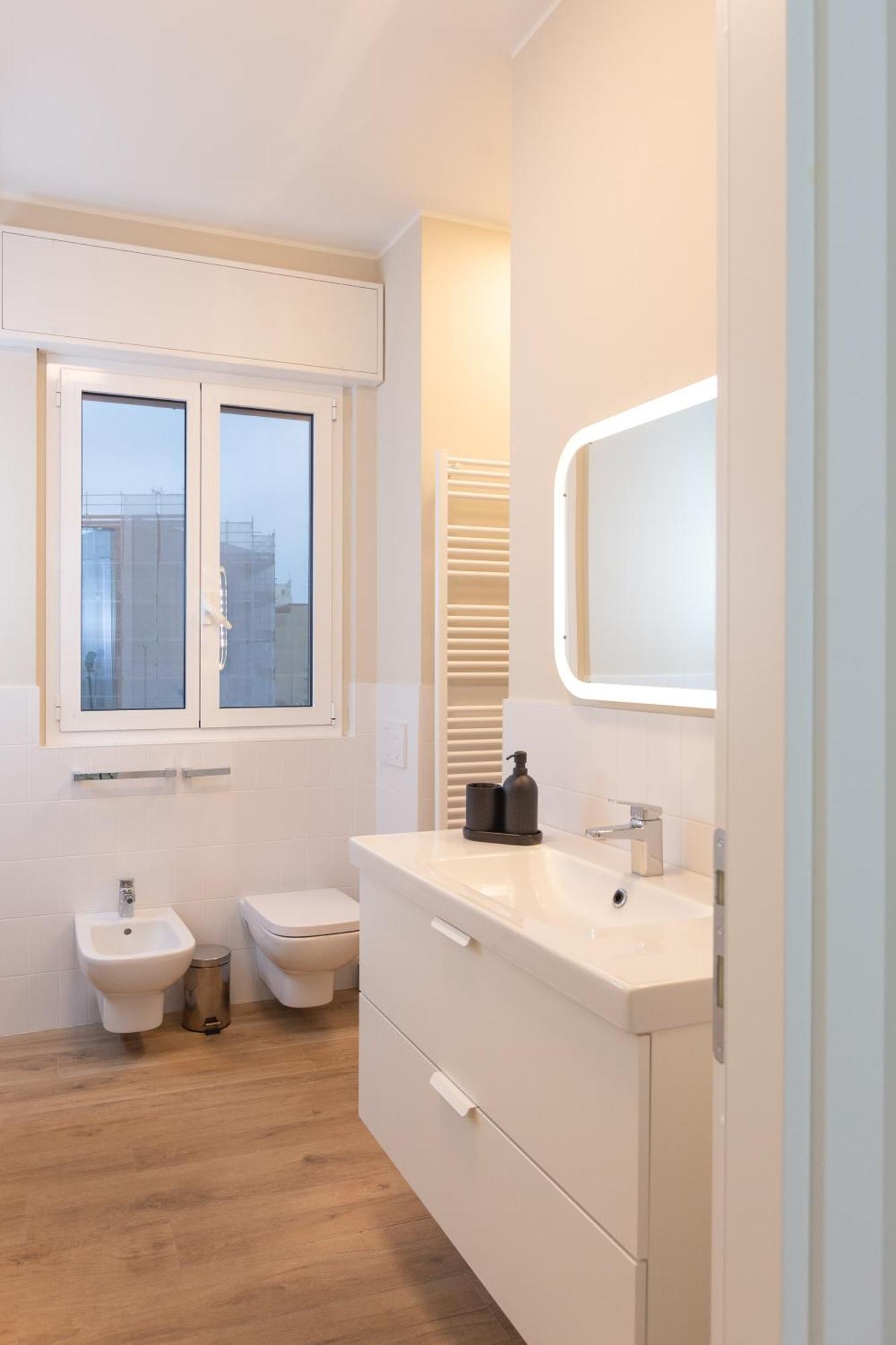 Dreams Exclusive Apartments With Terrace - Free Parking - M1 Station - Near Center ミラノ エクステリア 写真